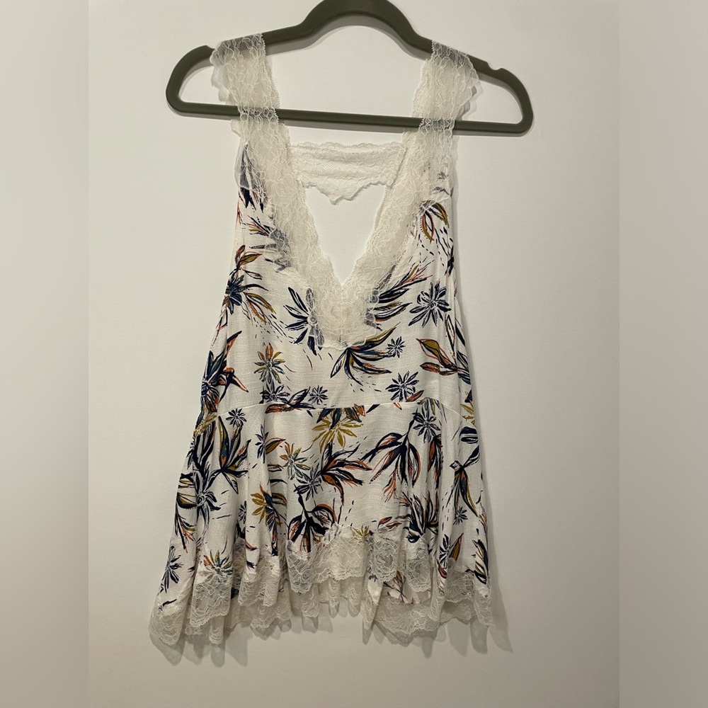 Intimately by Free People NWT Size XS Bell Flower Double-V Top in Ivory Combo